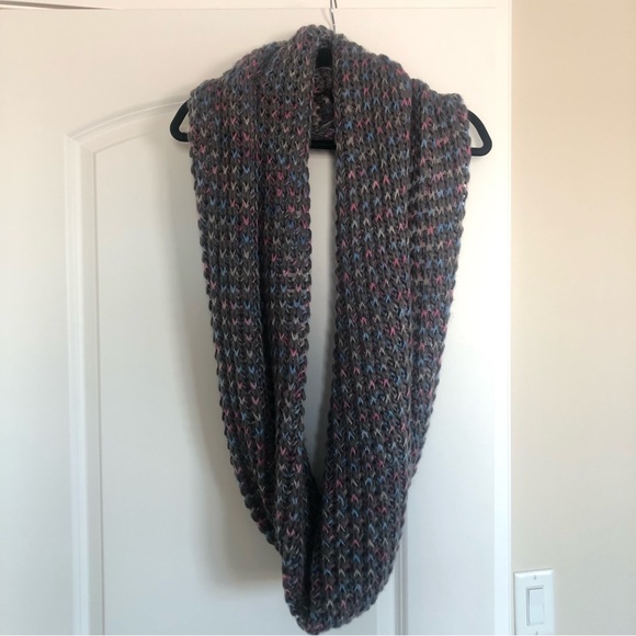 NWT Knit Infinity Scarf - Picture 2 of 7